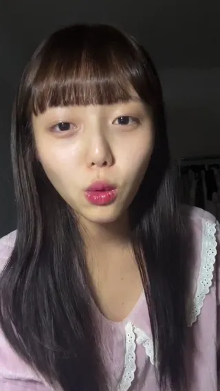 이쁘장한 핑크 잠옷녀 라방중 즉흥적으로 자위 - 인기 한국야동 한국야동