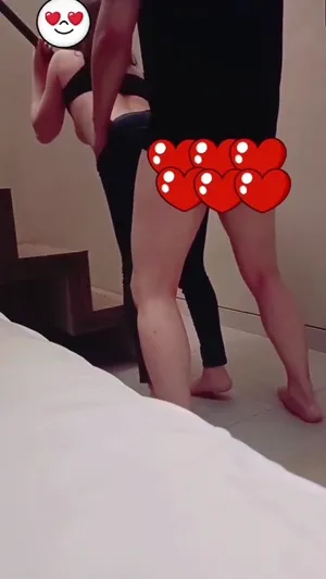 어렵게구한 인스타녀 가슴 몸매 뒷치기영상