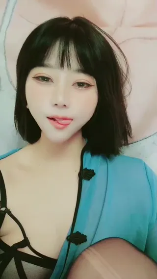 일품 단발머리 청순 귀여운 여동생 소품 자위쇼 정취 치파오 큰 젖을 입으면 둥글고 촉촉하다