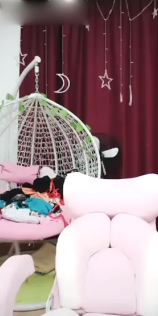 큰형의 지휘를 듣고 의자에서 각종 체위 삽입, 내사 놀이를 하다