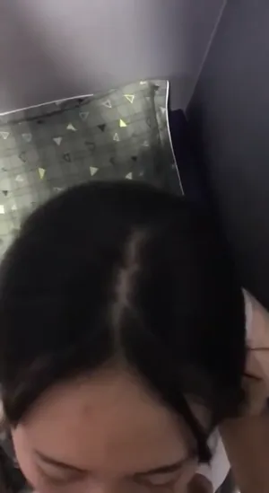 쿠퍼액 가지고 장난치는 여친