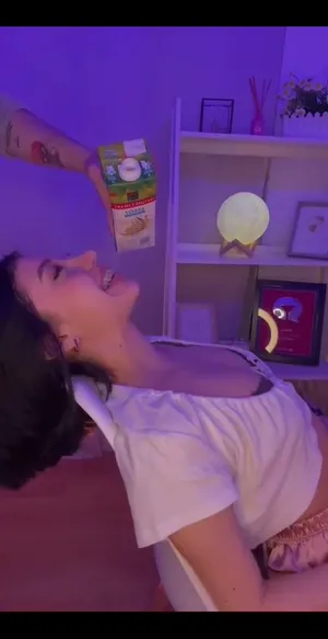 우유받아먹기 챌린지