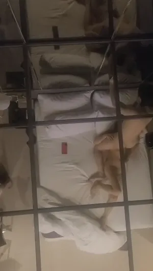 쌔끈여친 거울방 남친관전 초대남섹스