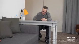 선생님에게 따먹히는 여학생